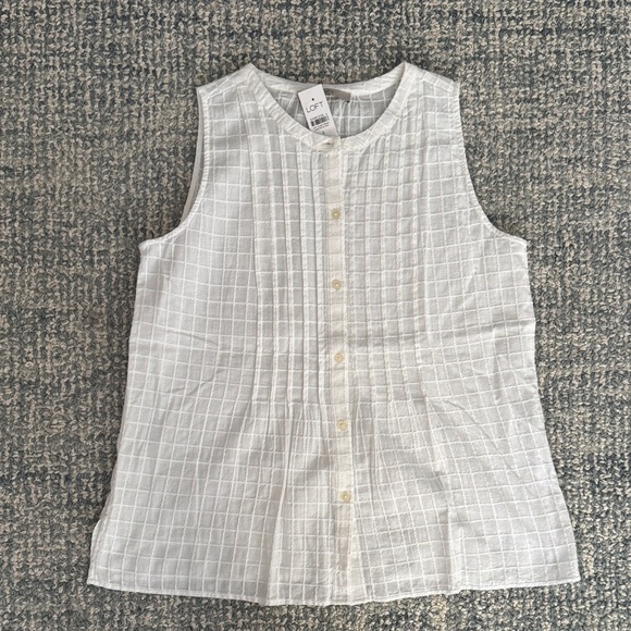 LOFT Tops - Sleeveless White Button-Up Women's Top